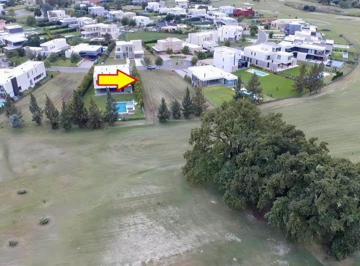 Terreno · 1048m²