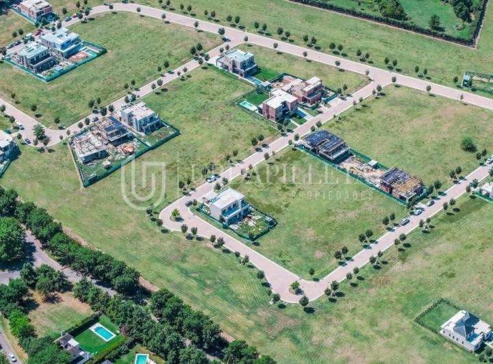 Terreno · 600m²