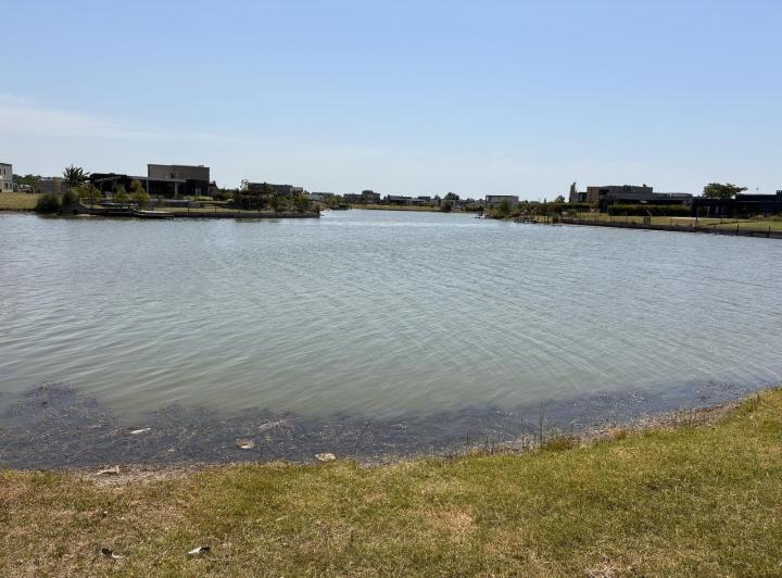 Terreno · 1050m²