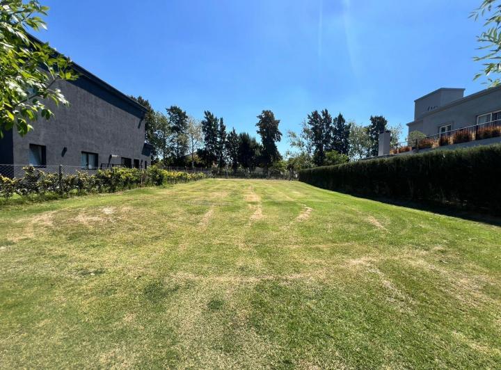 Terreno · 581m²