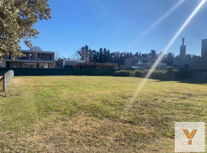 Terreno · 900m²