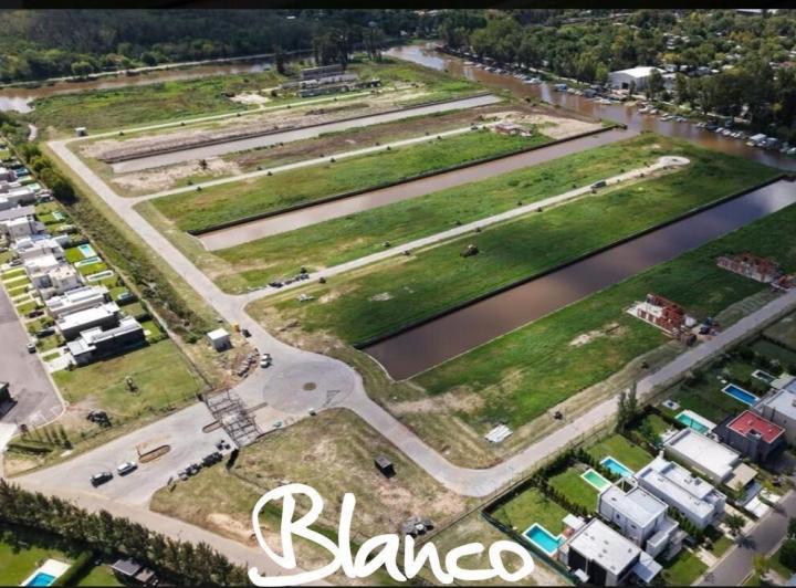 Terreno · 722m²