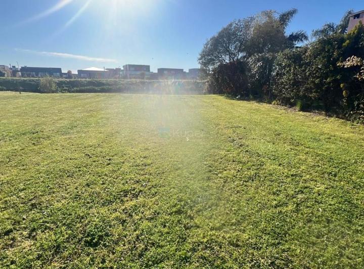 Terreno · 802m²