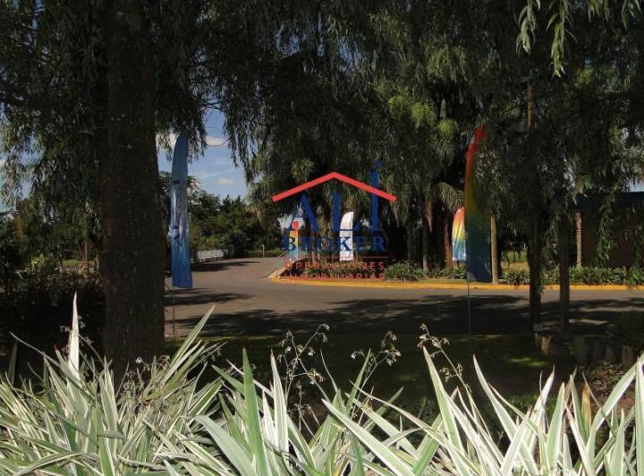 Terreno · 933m²