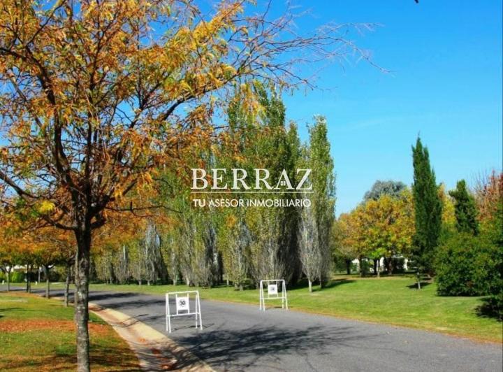 Terreno · 914m²