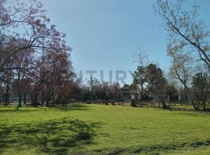 Terreno · 1900m²