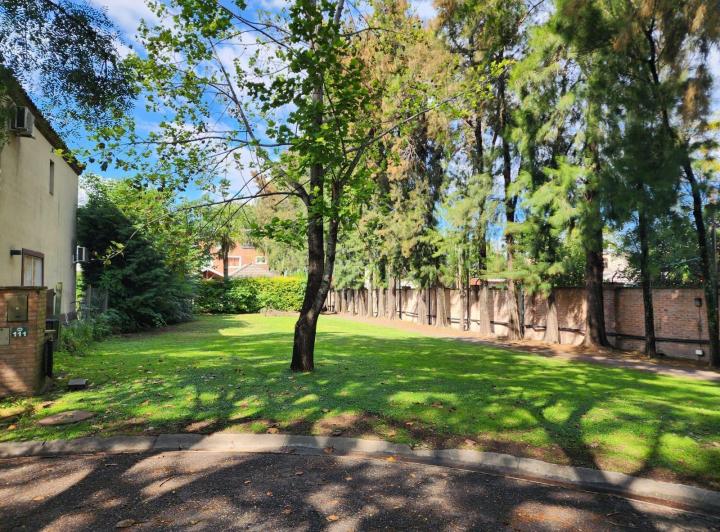 Terreno · 457m²