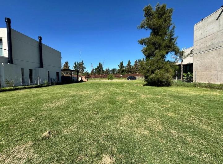 Terreno · 670m²