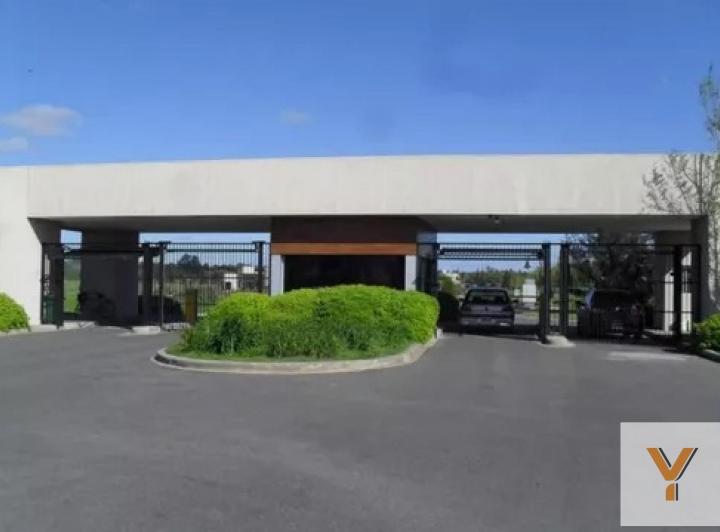 Terreno · 921m²