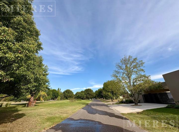 Terreno · 1002m²