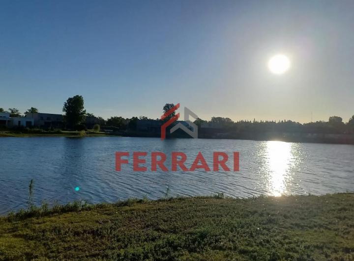 Terreno · 844m²