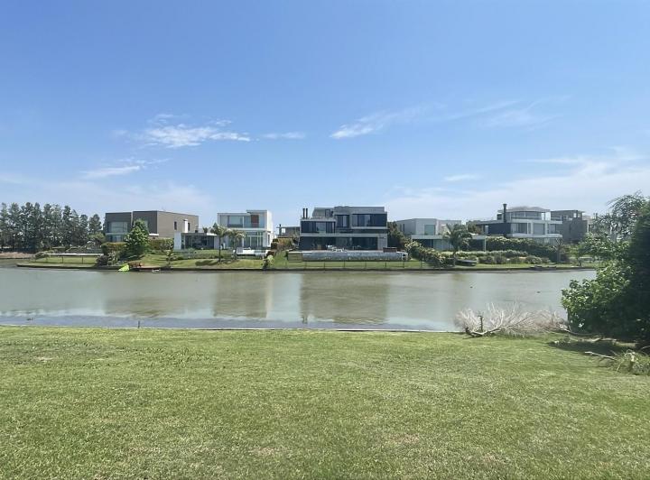 Terreno · 996m²