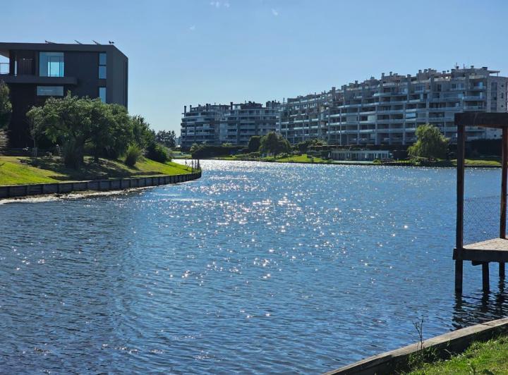 Terreno · 937m²
