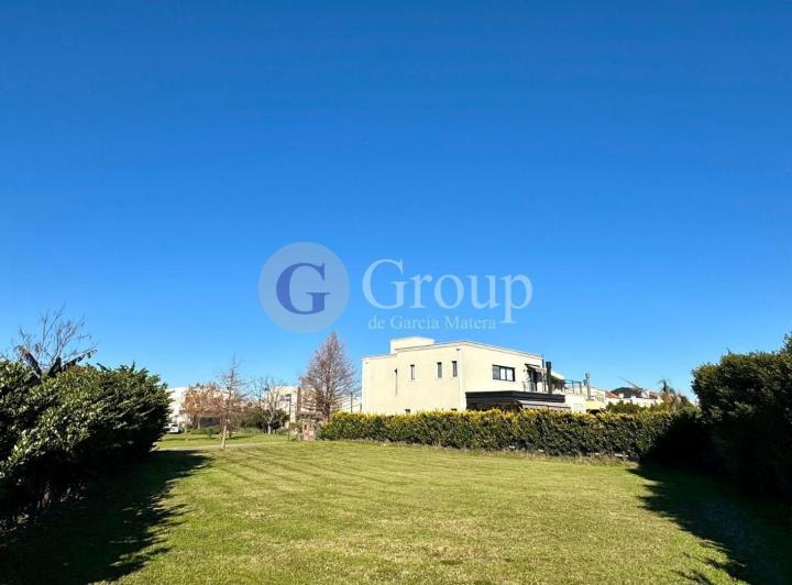 Terreno · 594m²