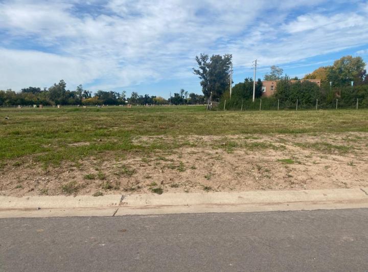 Terreno · 609m²