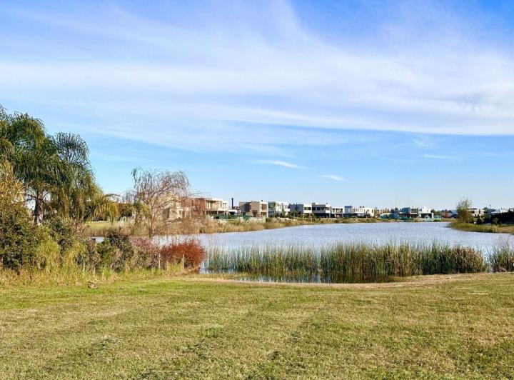 Terreno · 852m²