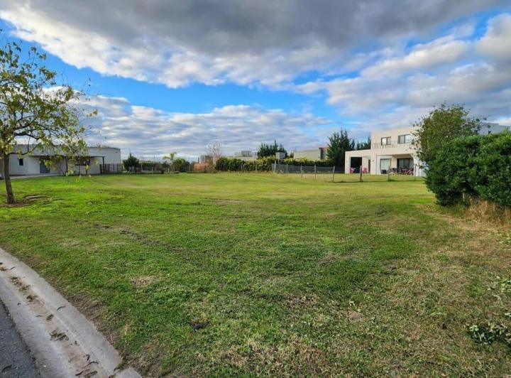 Terreno · 998m²
