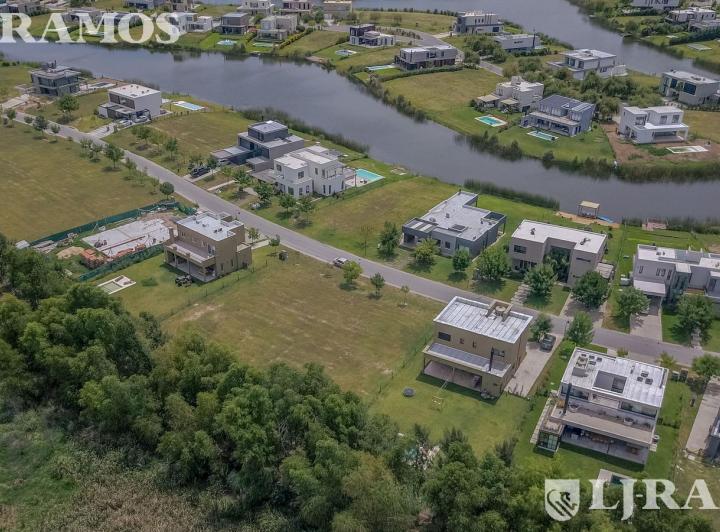 Terreno · 800m²