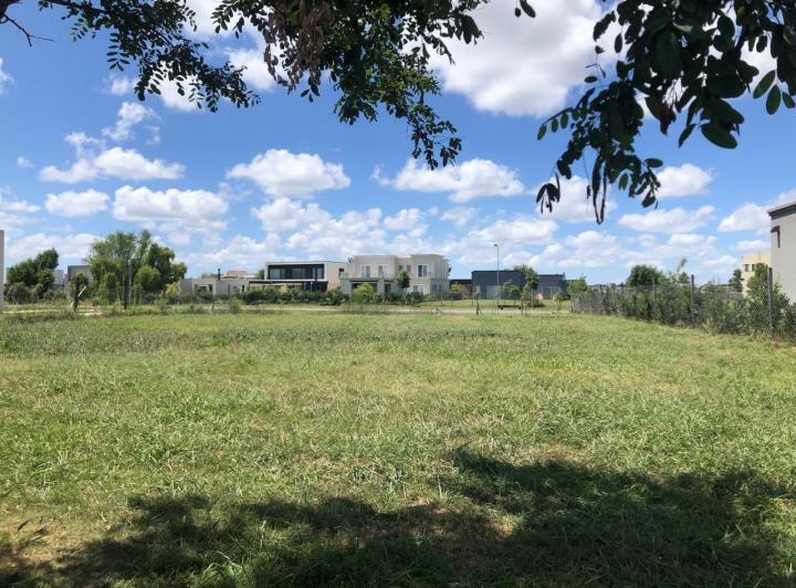 Terreno · 822m²