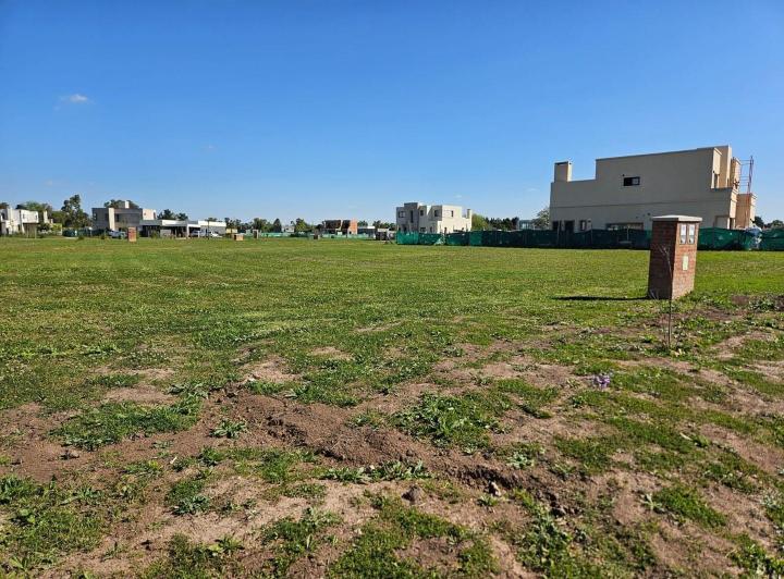 Terreno · 638m²