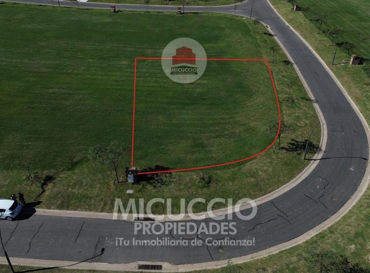 Terreno · 665m²