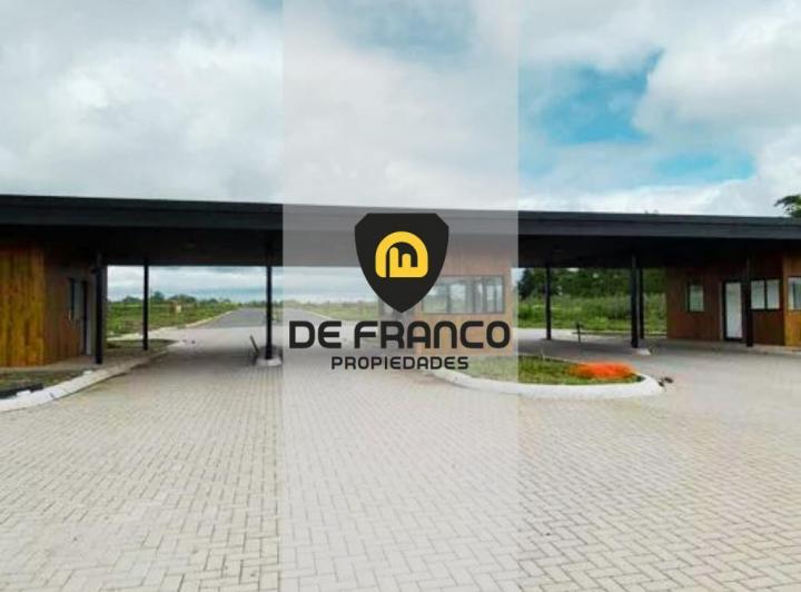 Terreno · 748m²