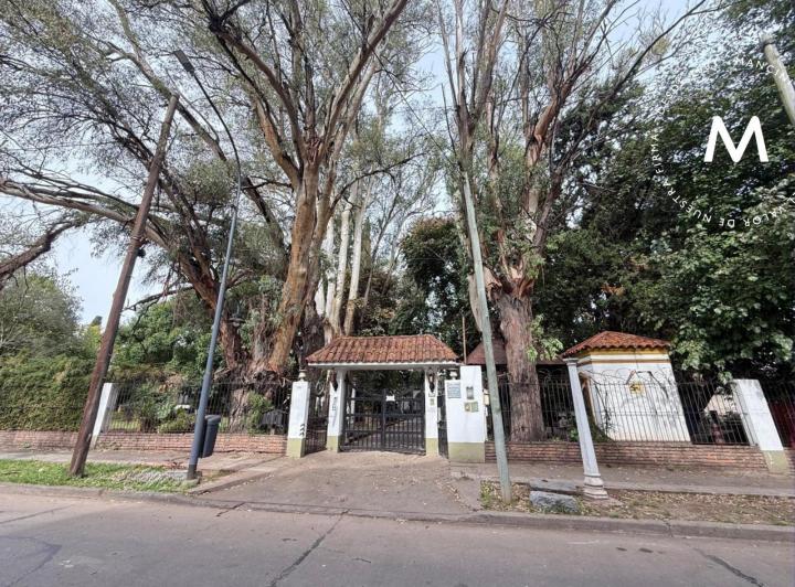 Terreno · 2744m²