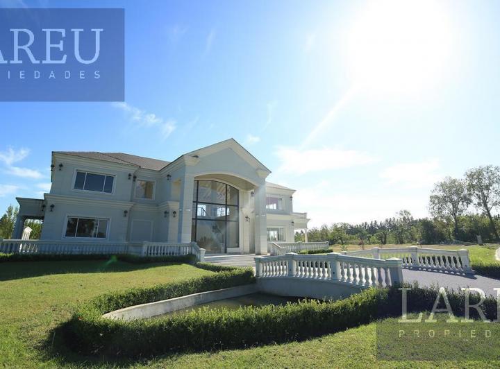 Terreno · 815m²