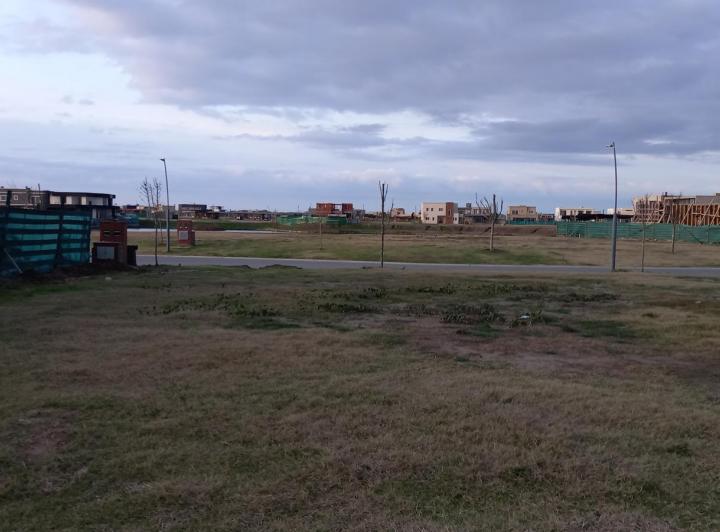 Terreno · 613m²