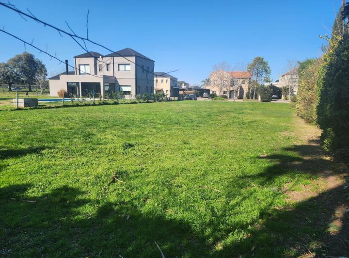 Terreno · 938m²