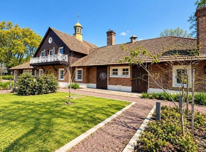 Terreno · 833m²