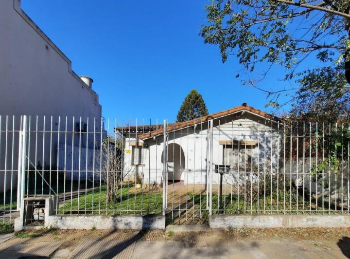 Terreno · 696m²