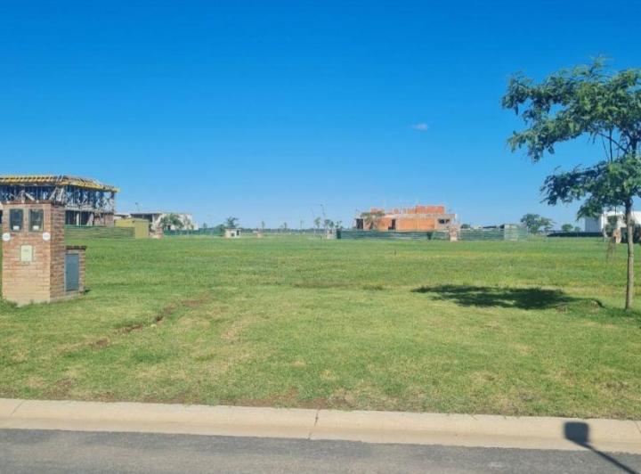 Terreno · 682m²