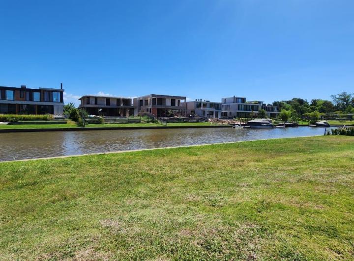 Terreno · 903m²