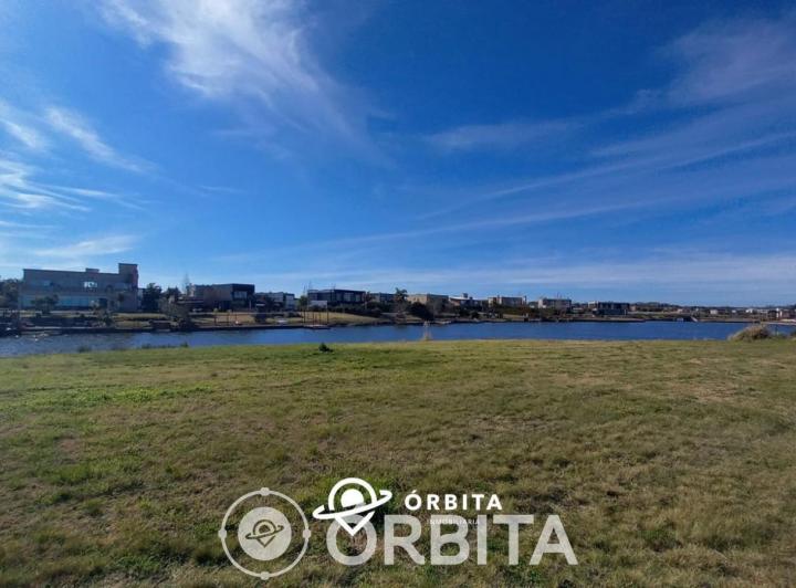 Terreno · 1082m²