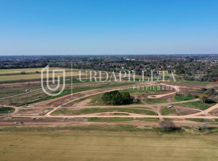 Terreno · 861m²