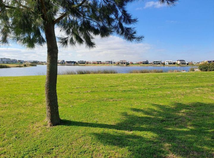 Terreno · 962m²