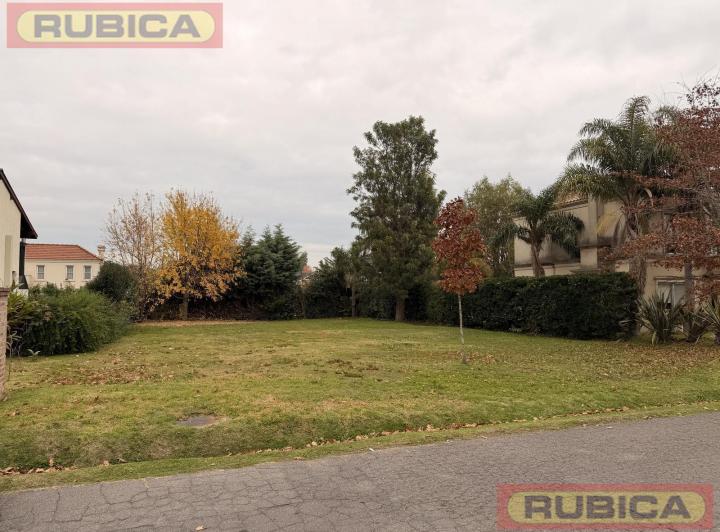 Terreno · 700m²