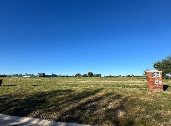 Terreno · 619m²