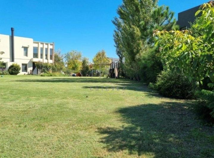 Terreno · 950m²