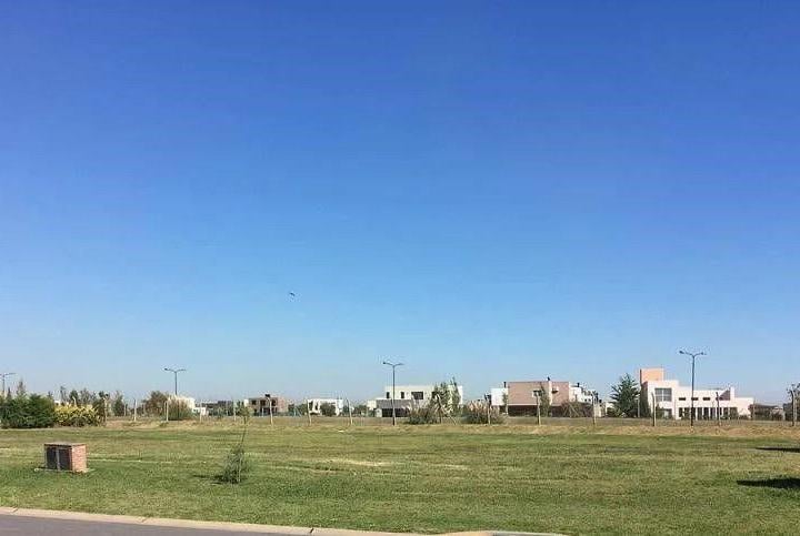 Terreno · 820m²