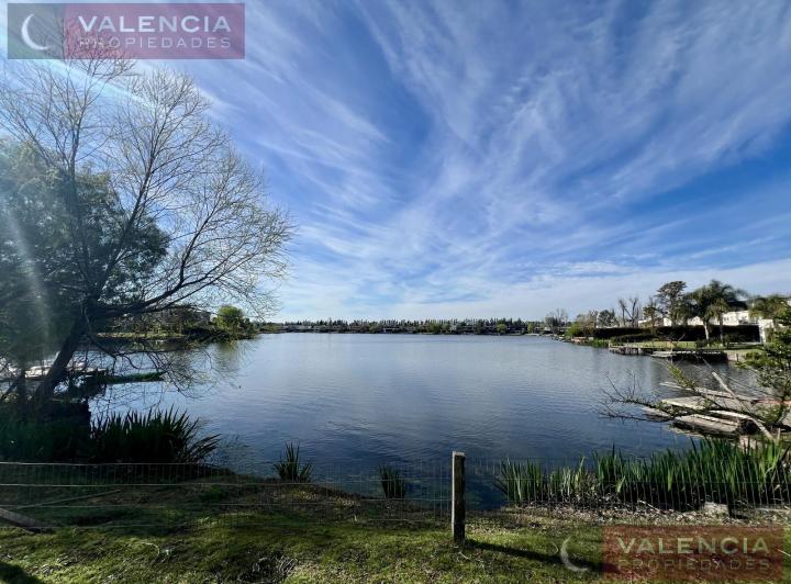 Terreno · 1318m²