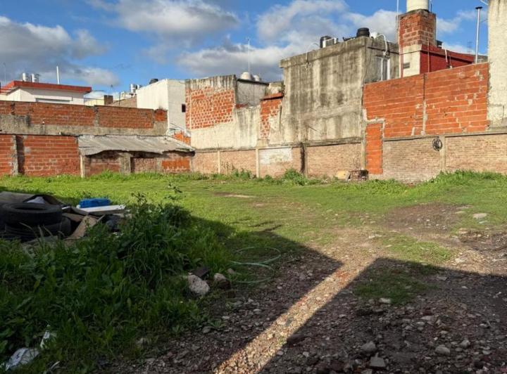 Terreno · 325m²