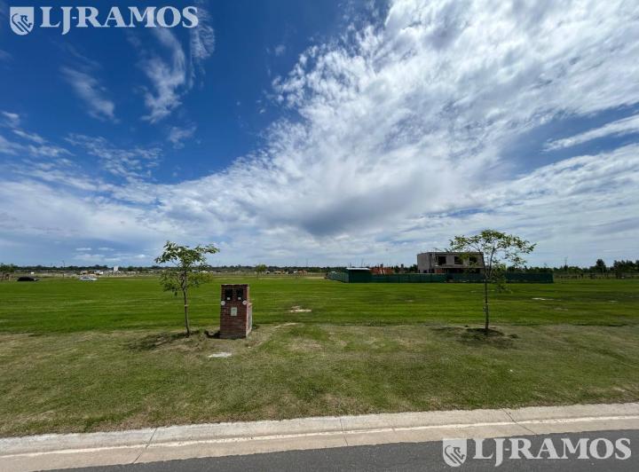 Terreno · 680m²