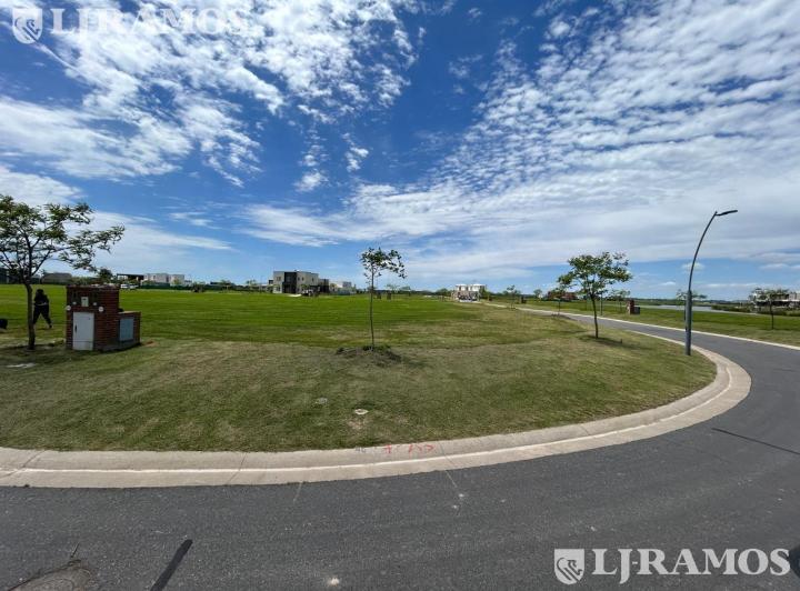 Terreno · 665m²