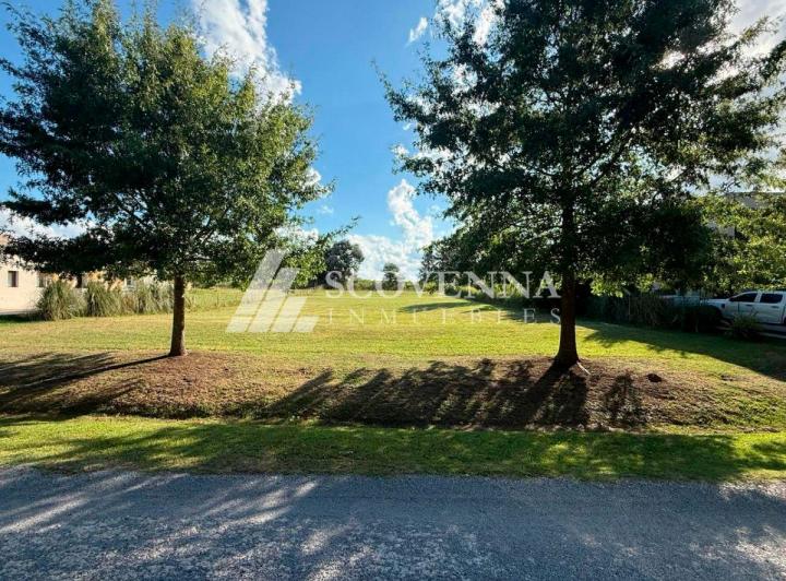 Terreno · 1925m²