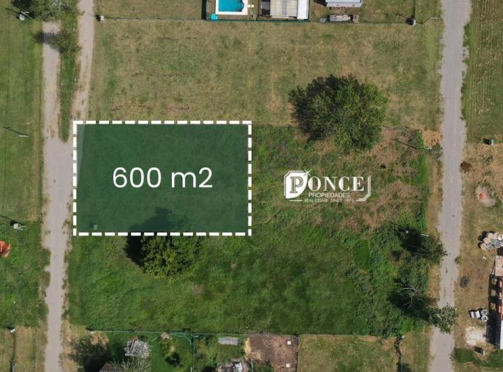 Terreno · 600m²