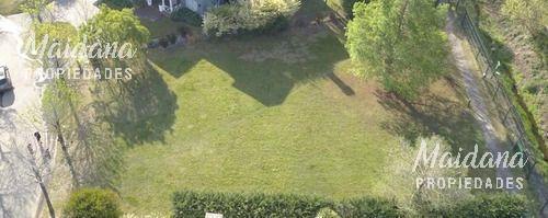 Terreno · 866m²