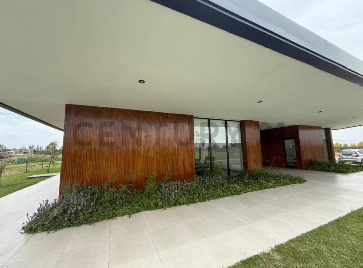 Terreno · 648m²