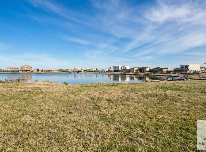 Terreno · 865m²